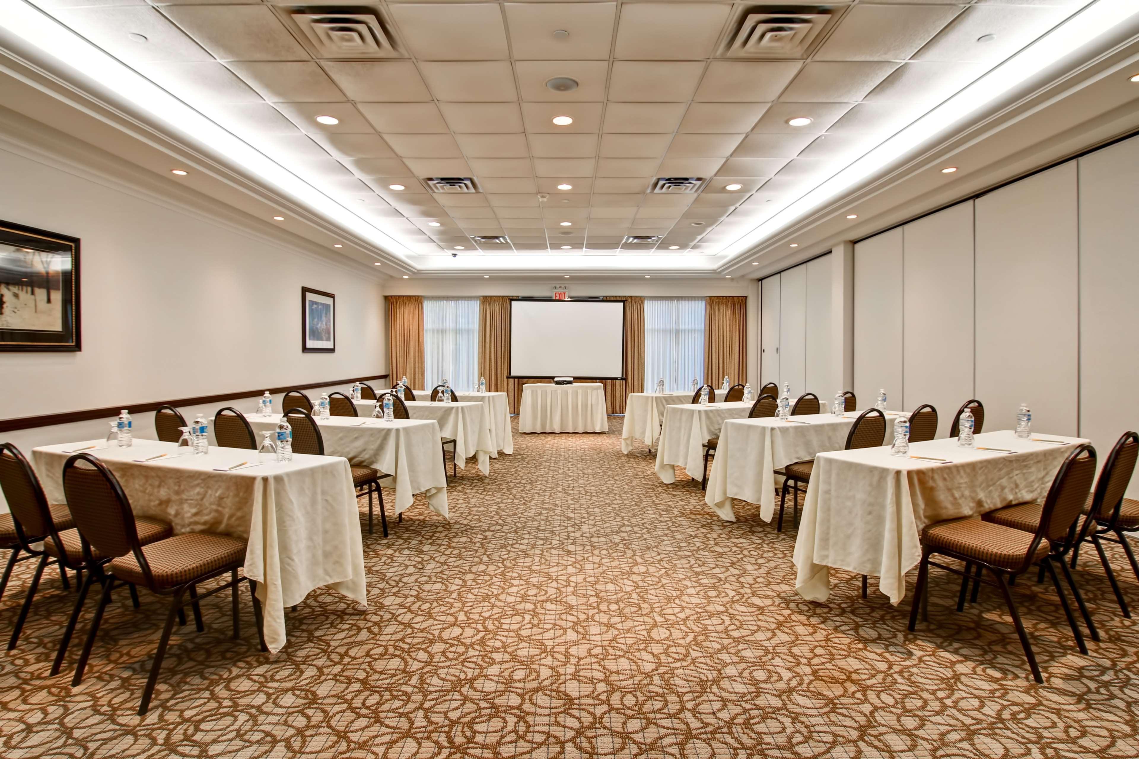 Hilton Garden Inn Toronto/Burlington Buitenkant foto